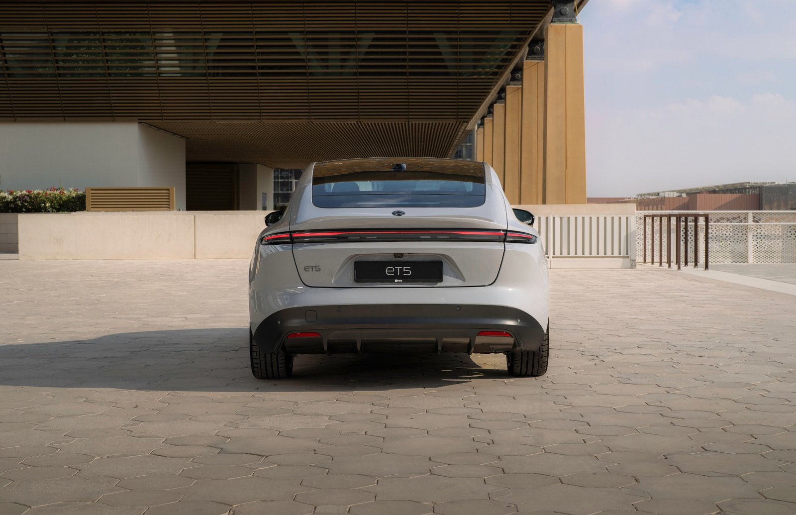 Nio ET5: In-house 5nm chip with AI